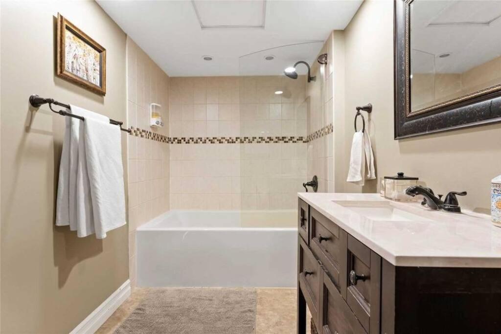 Perfection Near The River - 4 Bedroom Villa Complimentary Breakfast Delivered Daily To The Rental Niagara Falls Exterior photo
