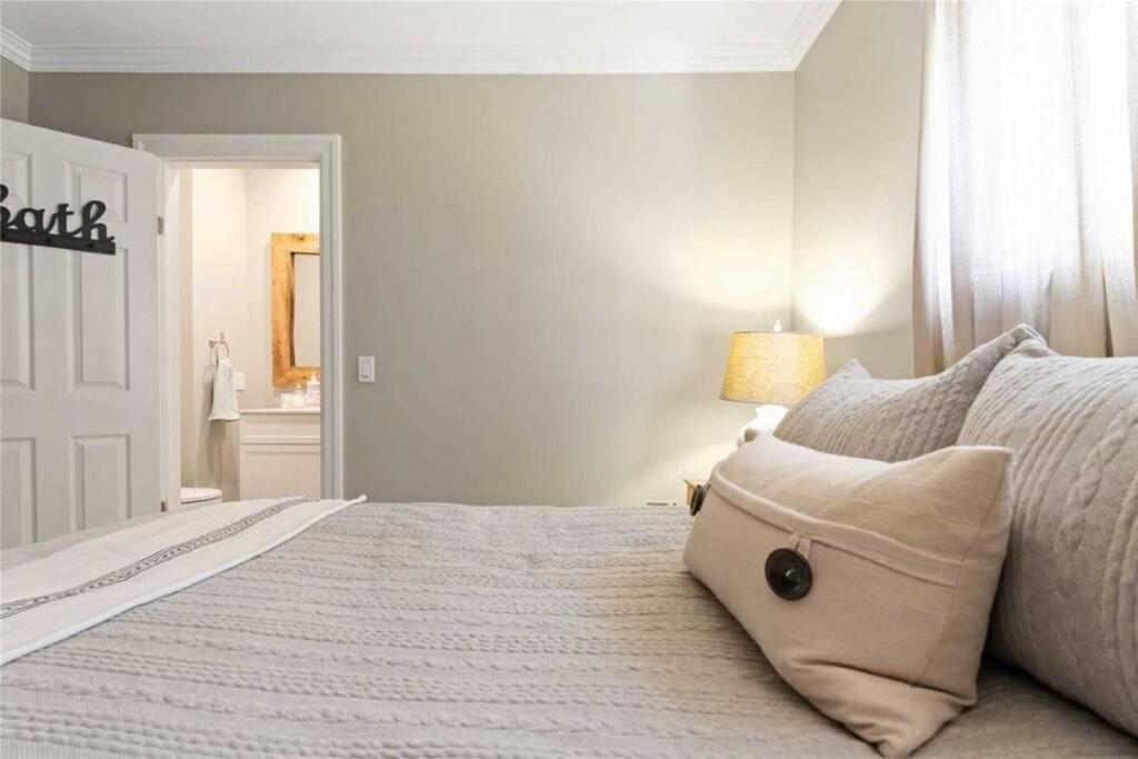 Perfection Near The River - 4 Bedroom Villa Complimentary Breakfast Delivered Daily To The Rental Niagara Falls Exterior photo