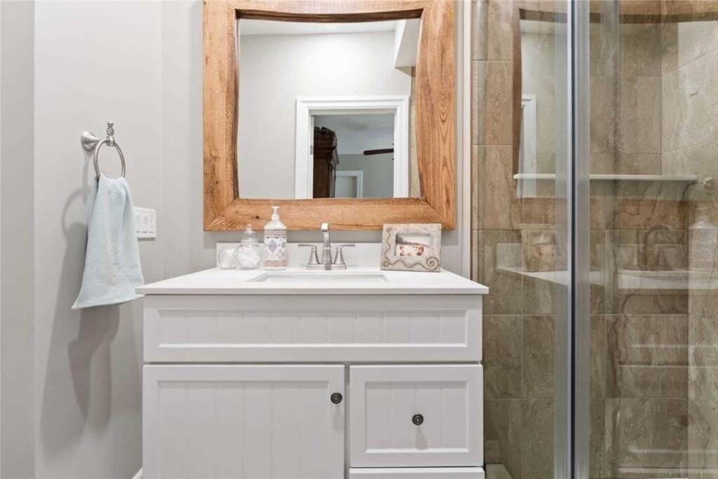 Perfection Near The River - 4 Bedroom Villa Complimentary Breakfast Delivered Daily To The Rental Niagara Falls Exterior photo