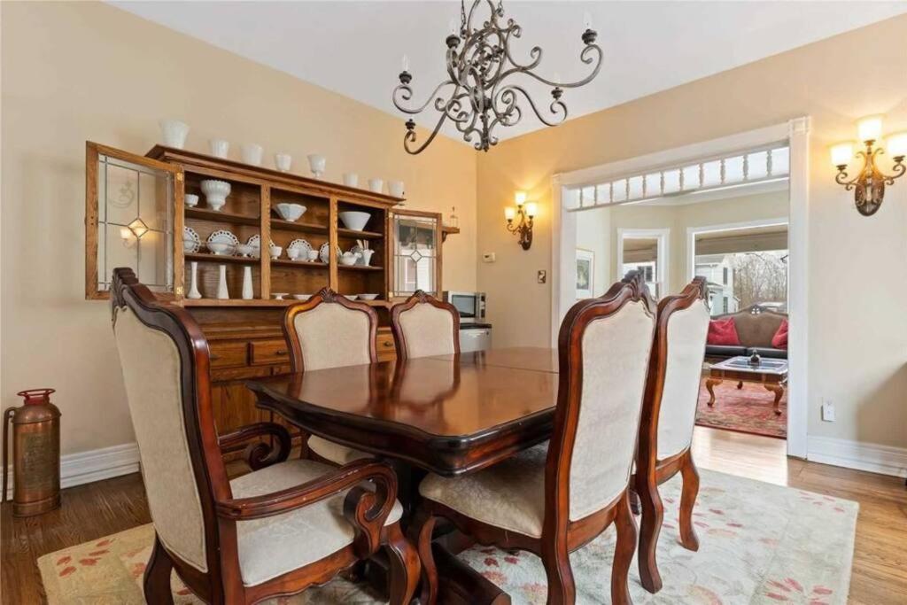 Perfection Near The River - 4 Bedroom Villa Complimentary Breakfast Delivered Daily To The Rental Niagara Falls Exterior photo