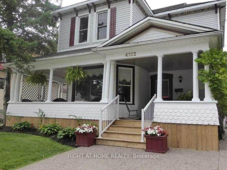 Perfection Near The River - 4 Bedroom Villa Complimentary Breakfast Delivered Daily To The Rental Niagara Falls Exterior photo